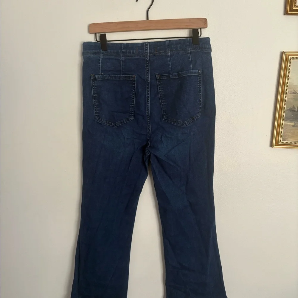 Free People Pleated Dark Blue Denim Flare Pants Crop Ankle size 30 Stretchy EUC - Picture 4 of 7